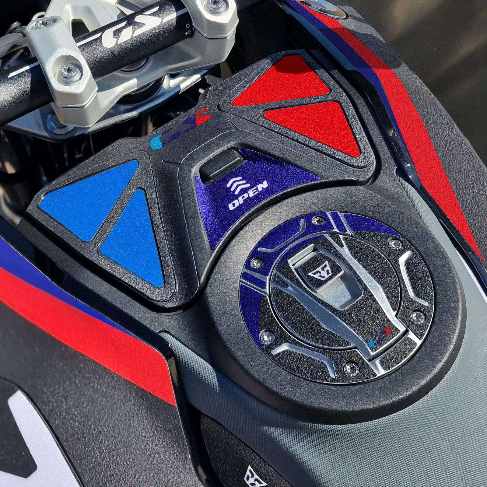 Rough Crystal Graphic Kit BMW GS 1300 2023-2027 M Sport Basic Tank Grip - Image 3