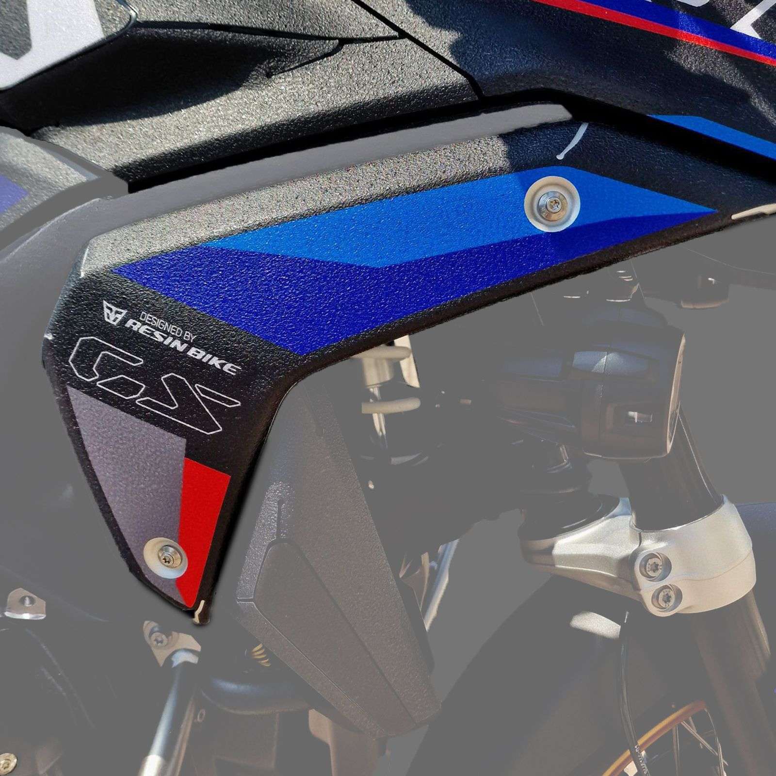 Rough Crystal Graphic Kit BMW GS 1300 2023-2027 M Sport Basic Tank Grip - Image 4