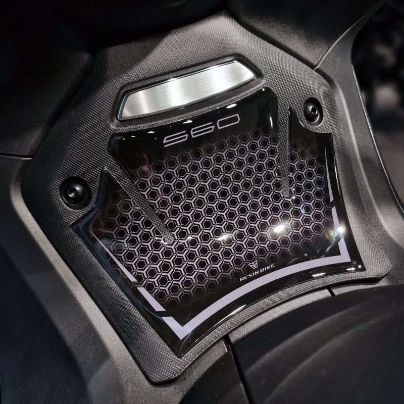 Adhesivos 3D Moto compatibles con Yamaha TMax 560 2025-2026 Túnel Central
